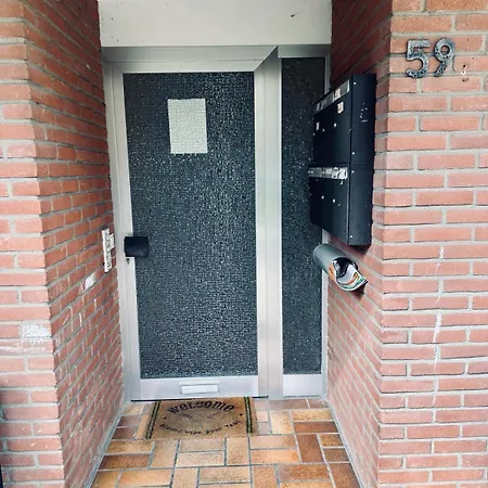 Am Hang Mit Balkon Im Gruenen Appartement