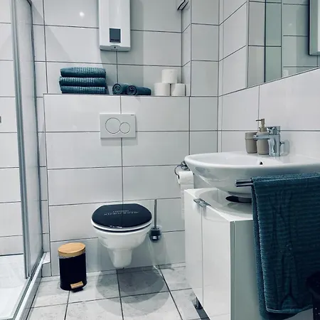 Appartement Am Hang Mit Balkon Im Gruenen *