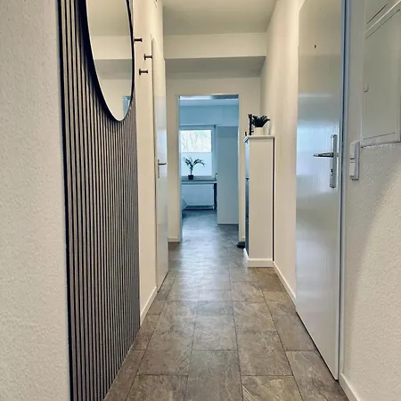 Am Hang Mit Balkon Im Gruenen Appartement